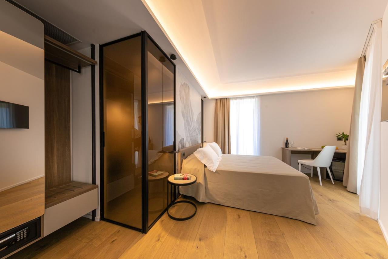 צ'פאלו Palazzo Raho Suites מראה חיצוני תמונה