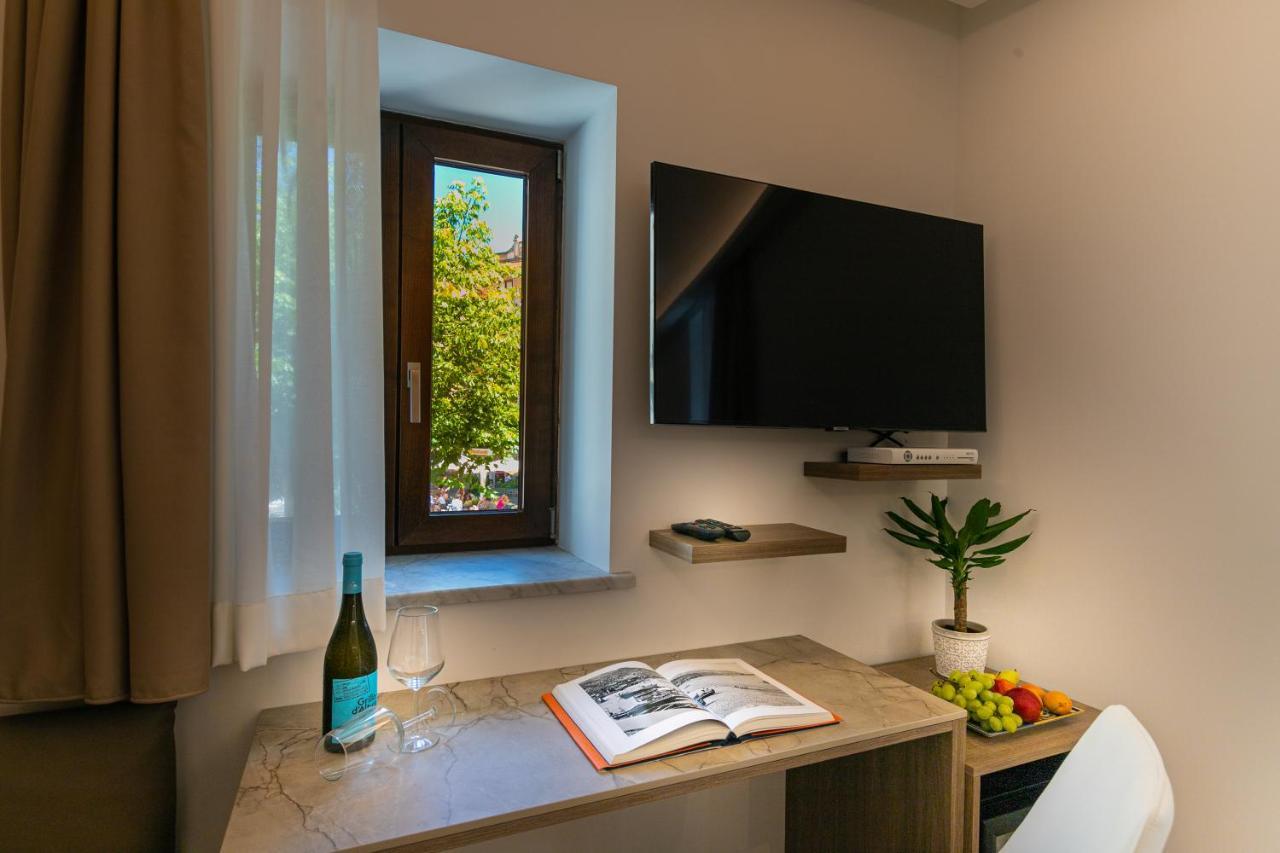 צ'פאלו Palazzo Raho Suites מראה חיצוני תמונה