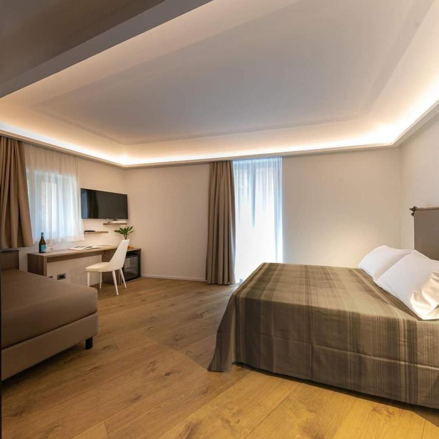 צ'פאלו Palazzo Raho Suites מראה חיצוני תמונה